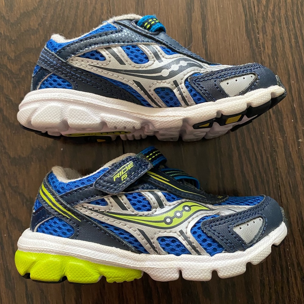 Saucony Velcro Running Shoes